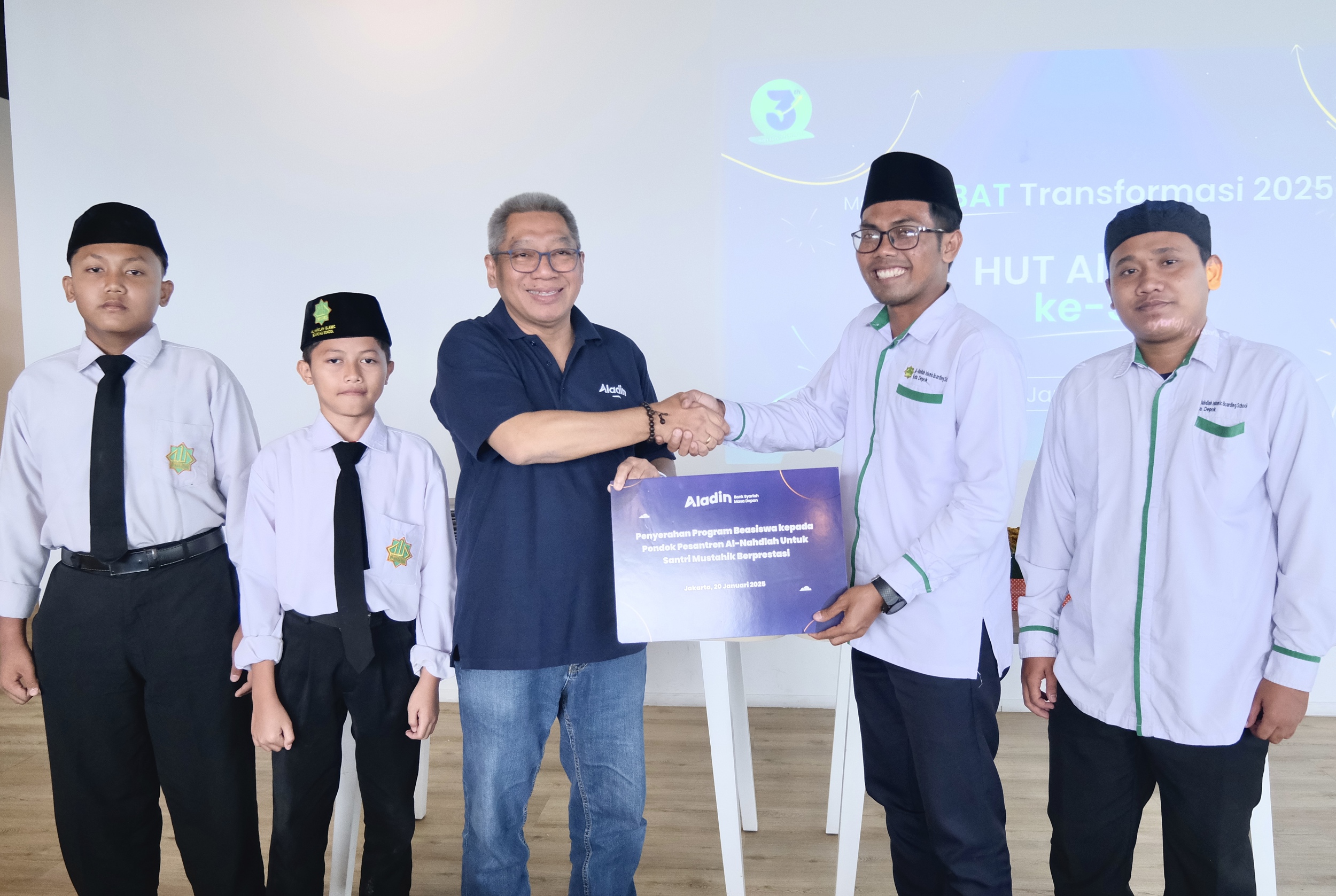 Bank Aladin Syariah Rayakan Ulang Tahun Ke-3 dengan Syukuran  dan Beasiswa untuk Santri Berprestasi