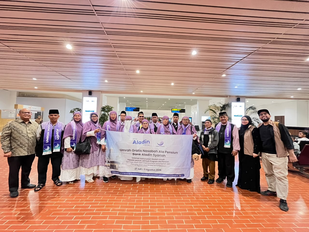 Bank Aladin Syariah Kembali Berangkatkan 15 Nasabah Ala Pensiun ke Tanah Suci