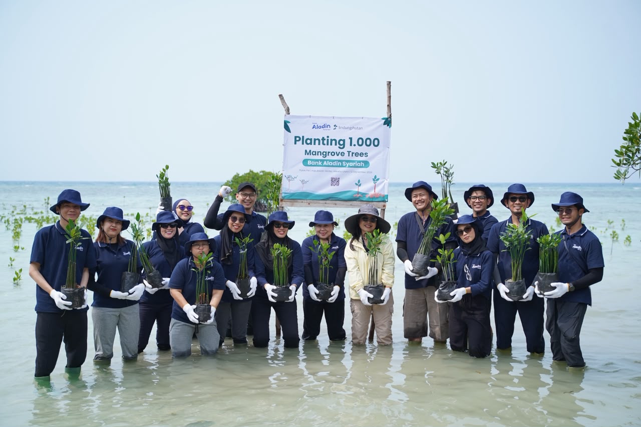 Tegaskan Komitmen Berkelanjutan, Bank Aladin Syariah Tanam 1.000 Mangrove di Pulau Pari